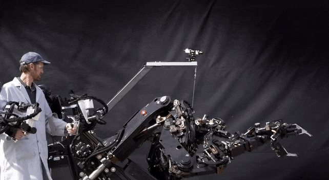 The Sarcos GT Big-Arm Robot is a human-controlled, force-multiplying system.