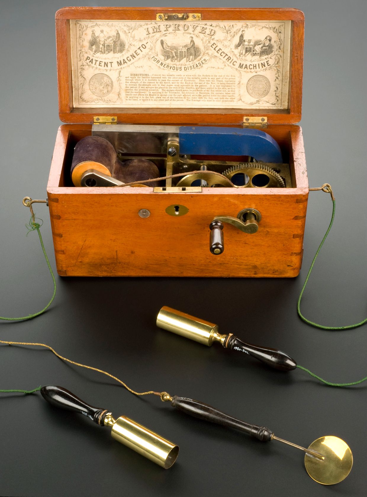 photo of the mid-19th century electrotherapy machine