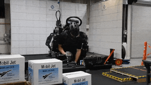 Sarcos Demonstrates Powered Exosuit That Gives Workers Super Strength Ieee Spectrum