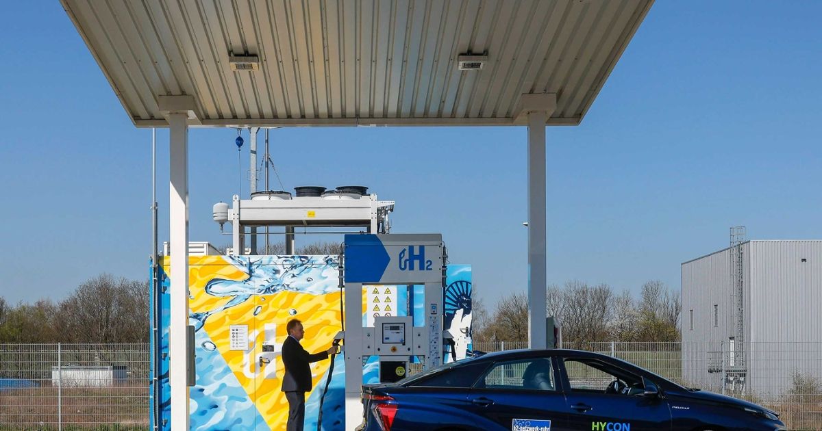 There’s a lot to like about hydrogen, particularly for electric utilities. Start with hydrogen’s enormous promise in reducing carbon emissions whi