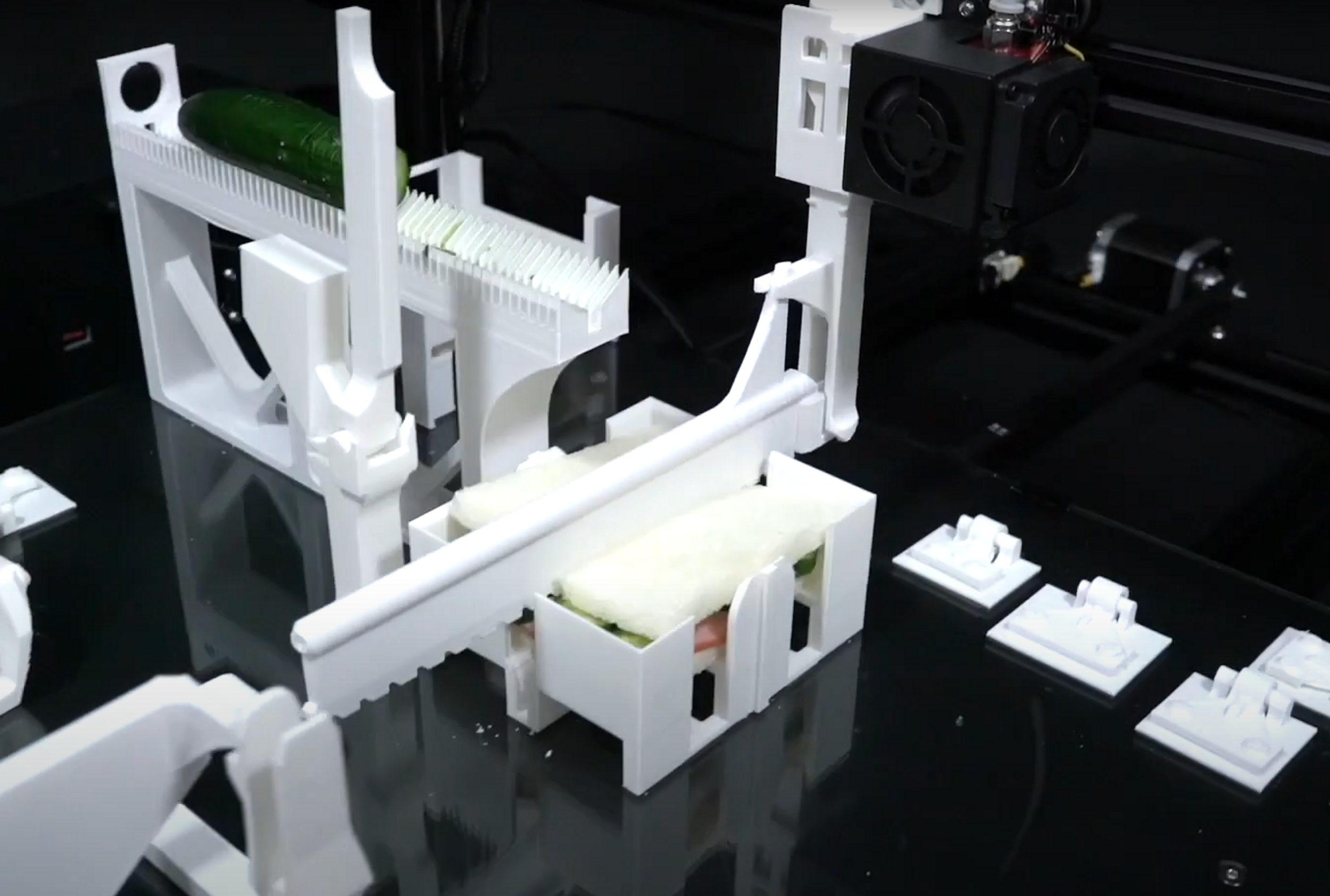 A 3D printer makes a sandwich