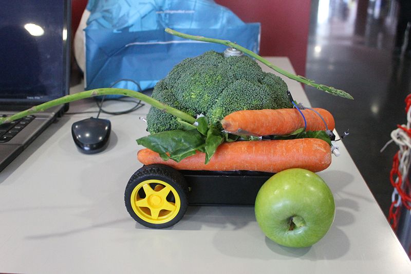 A crappy (and edible) robot from Hebocon Valencia.