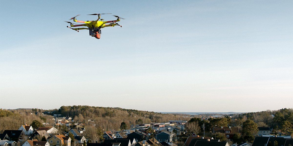 Les drones livrent des défibrillateurs plus rapidement que les ambulances