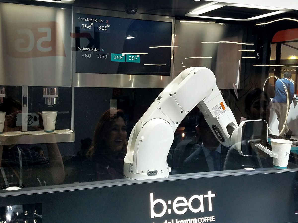 Dal.Komm Coffee's Beat robot provides caffeine sustenance to attendees of MWC Barcelona.