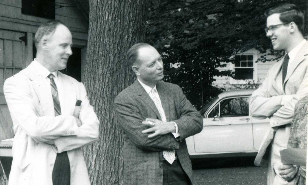 Dennis Ritchie (right) around the time he started working at Bell Laboratories, with his father Alistair Ritchie (left) and electronic switching pioneer William Keister (center).