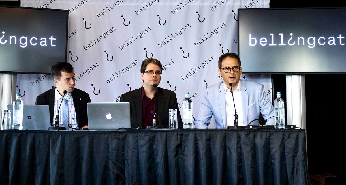 Eliot Higgins (C), founder of online investigation group Bellingcat, addresses a press conference on findings in research on Malaysia Airlines flight MH17 in Scheveningen, The Netherlands, on May 25, 2018.
