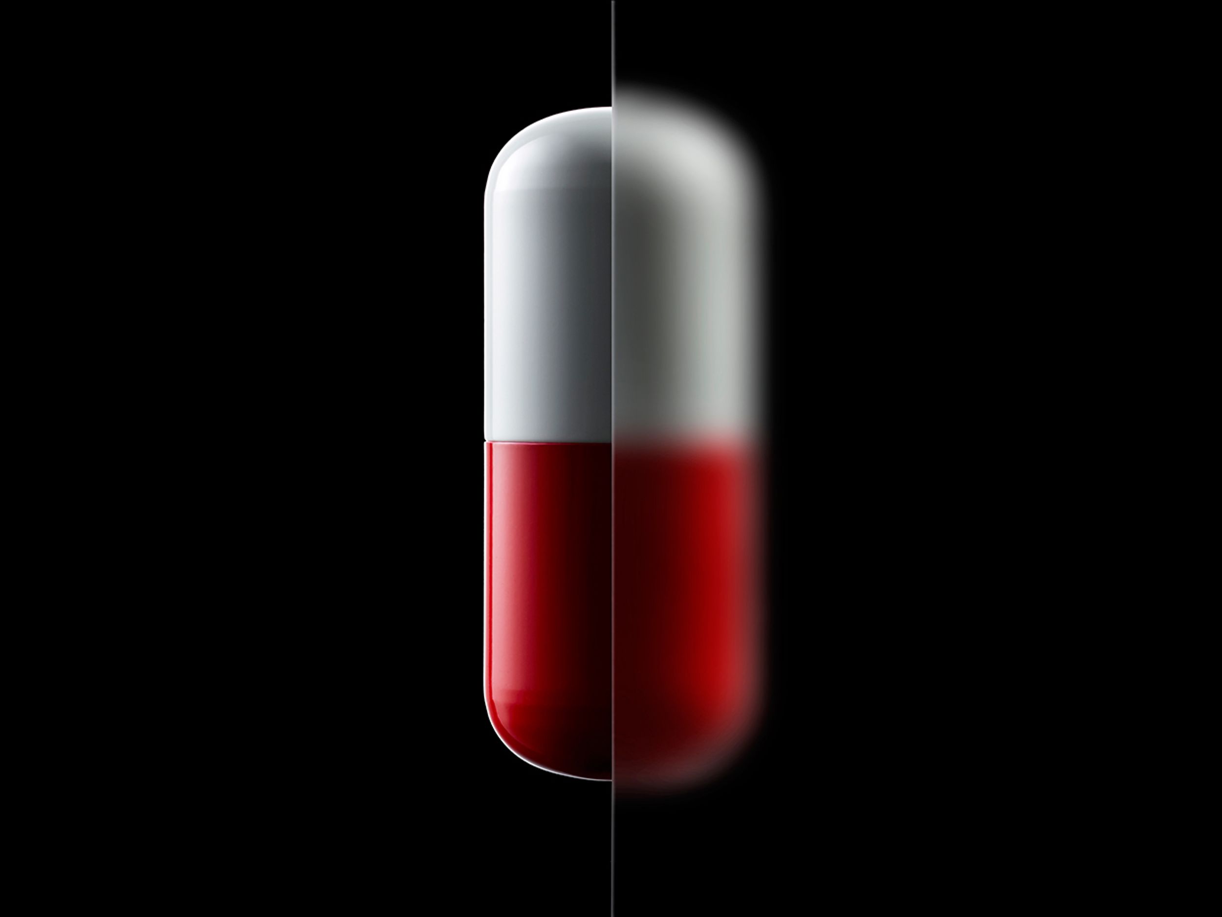 Illustration of a half blurred pill.
