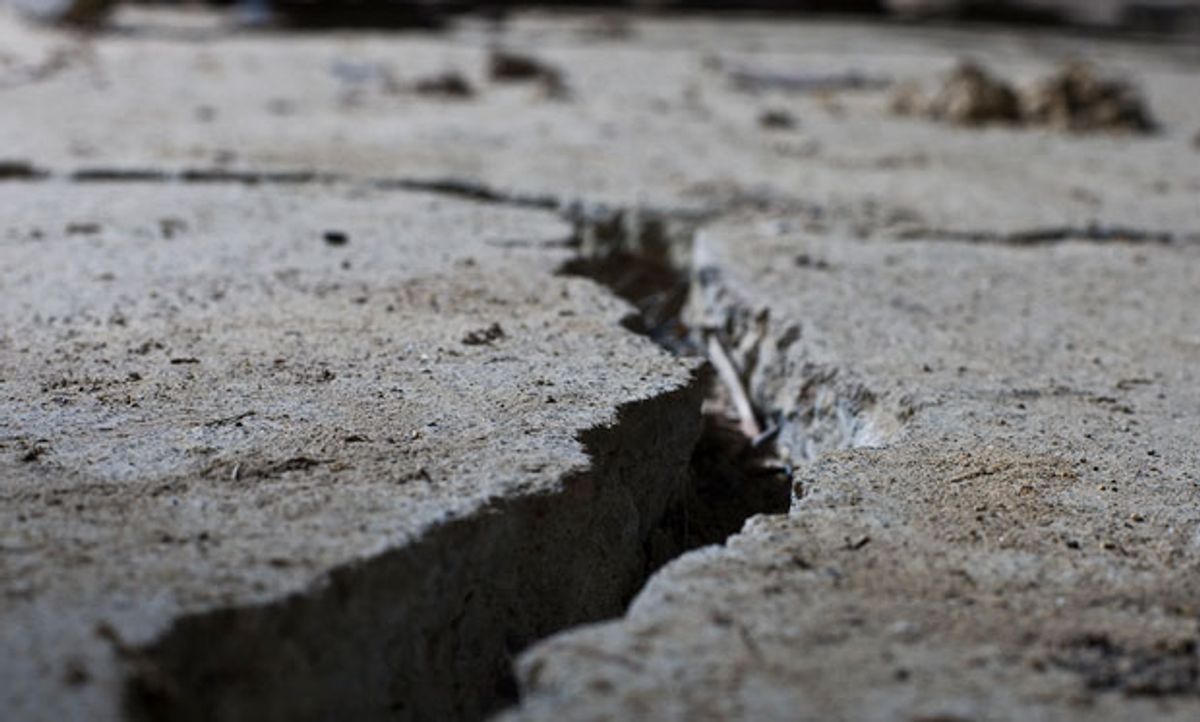Image of large crack in concrete.