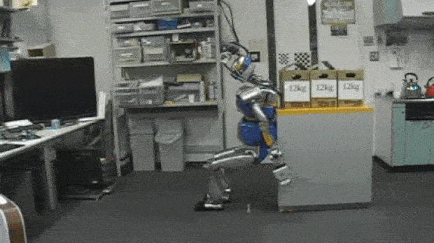 Robots Learn to Push Heavy Objects With Their Bodies, Just Like You