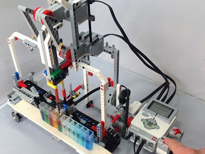 sprede melon Sæt tabellen op DIY Lego Robot Brings Lab Automation to Students - IEEE Spectrum