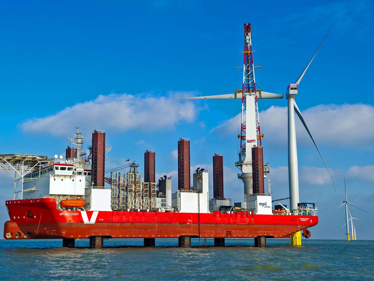 World's Biggest Offshore Wind Farm Switched On in Britain