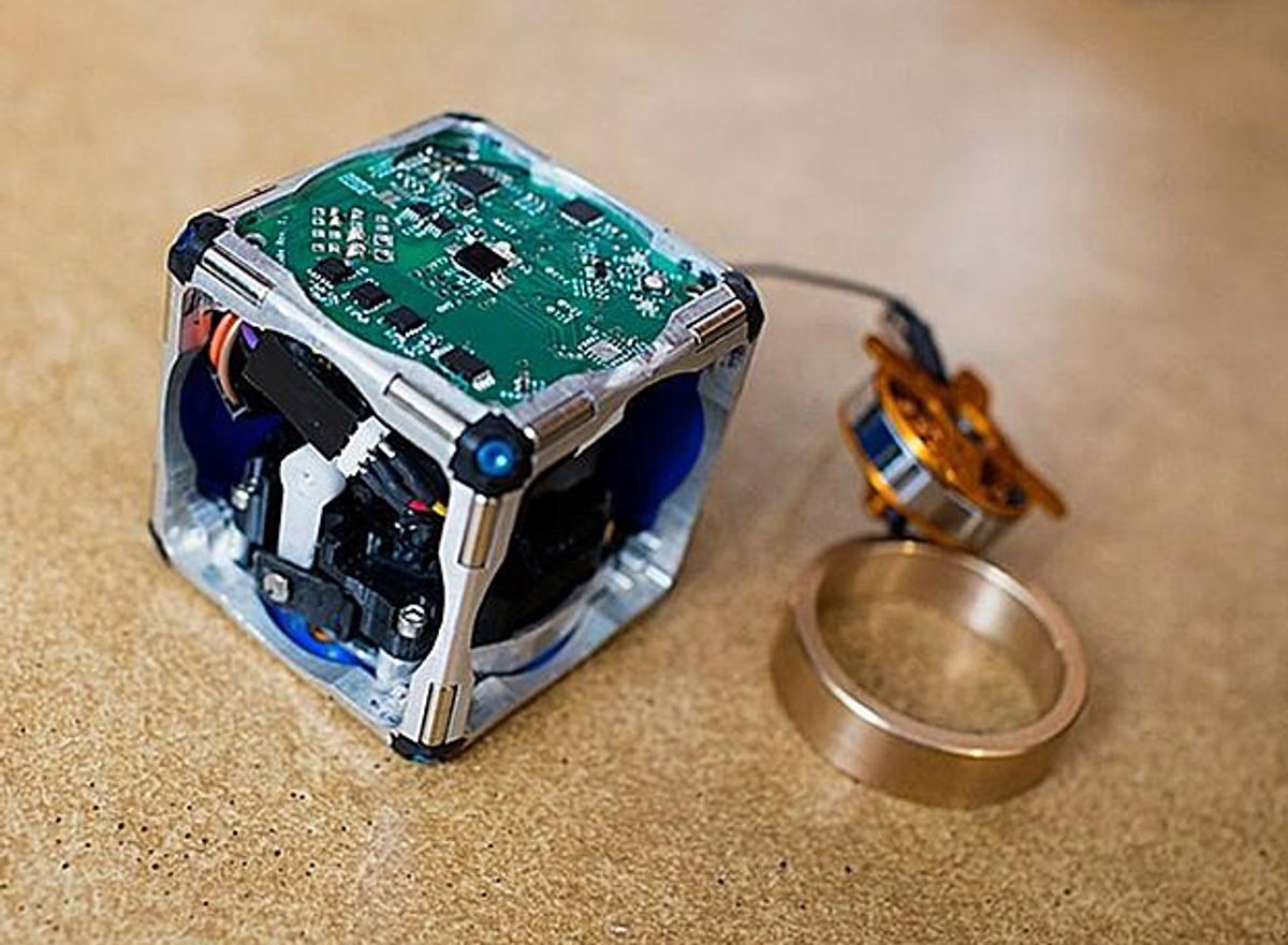 MIT Deploys Swarm of Self-Assembling Robot Cubes