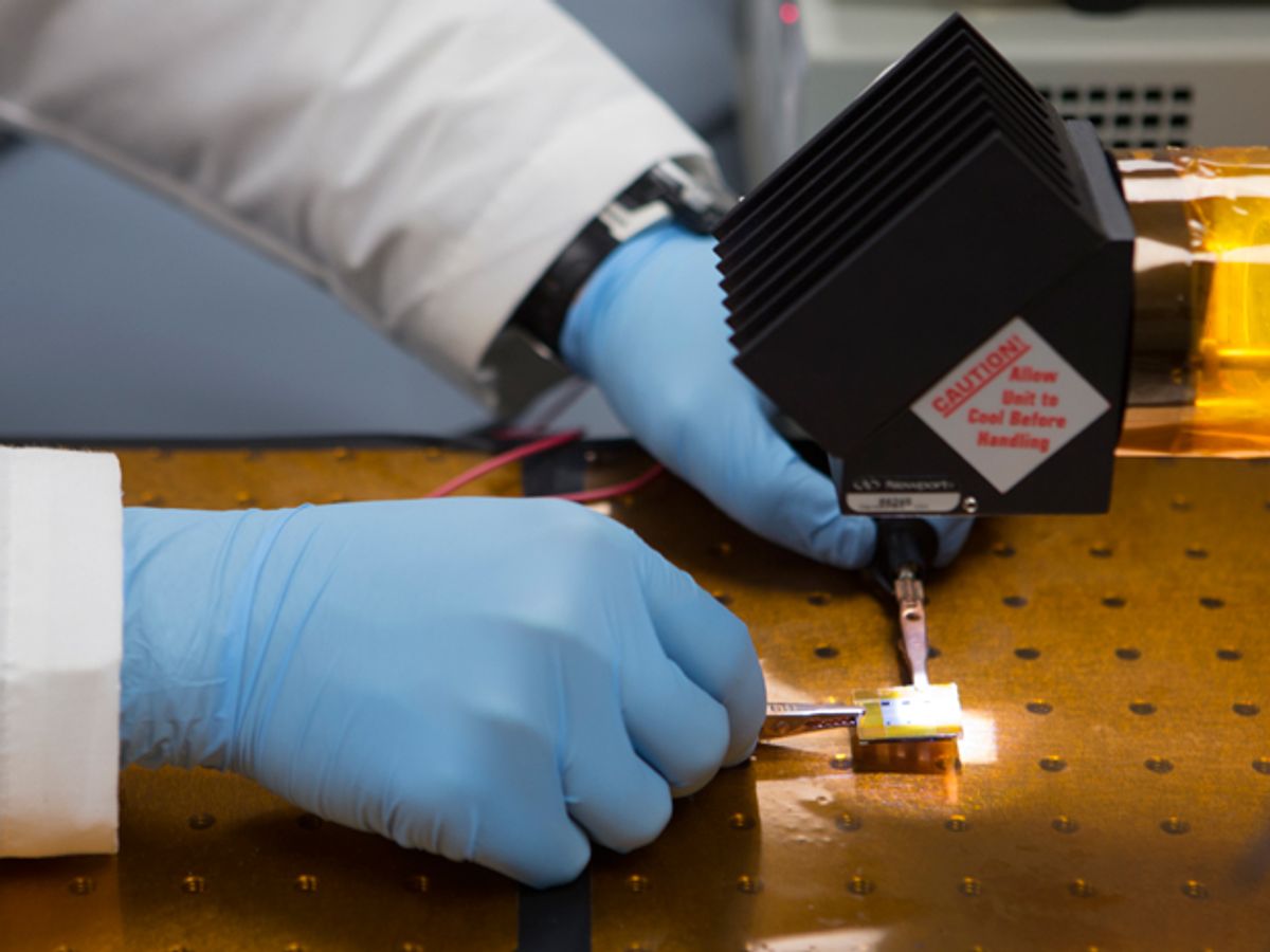 Graphene Flakes Bring Higher Efficiencies to Polymer Solar Cells