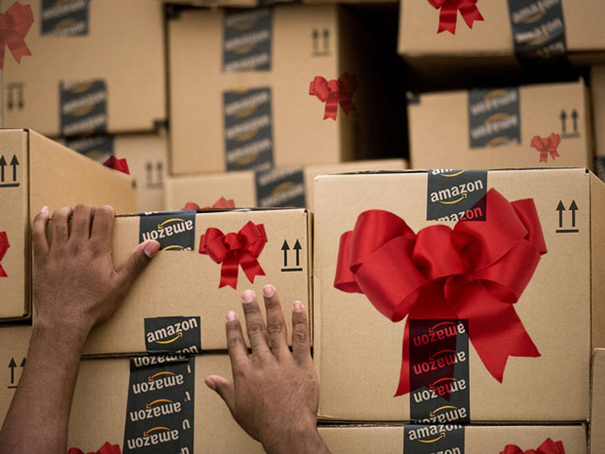 Amazon Plays Santa after IT Glitch, Singapore Airlines’ Plays Scrooge