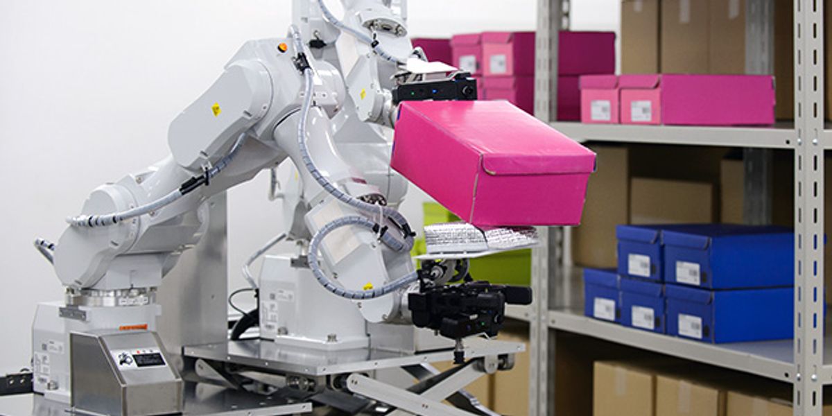 Hitachi Developing Dual-Armed Robot for Warehouse Picking