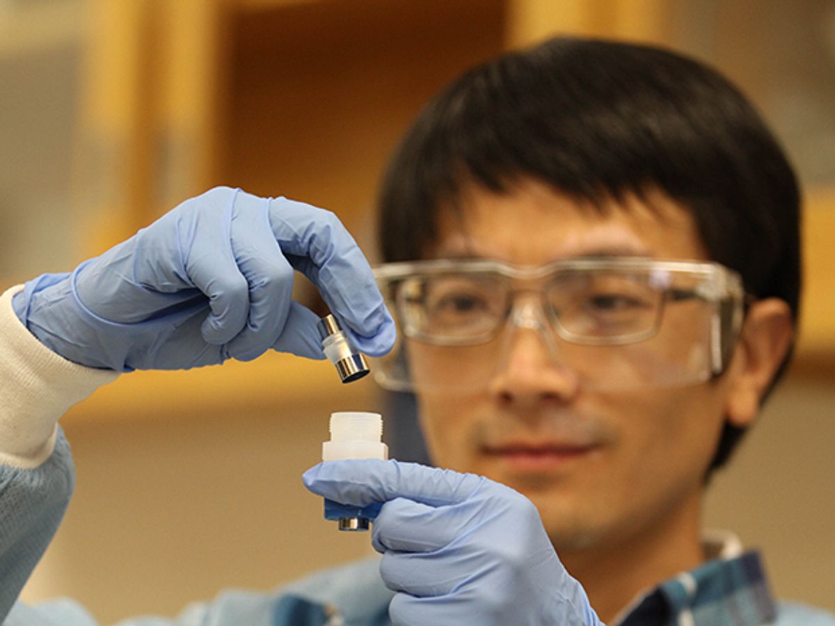 Hydrogen Treatment of Graphene Makes for Super Li-ion Batteries