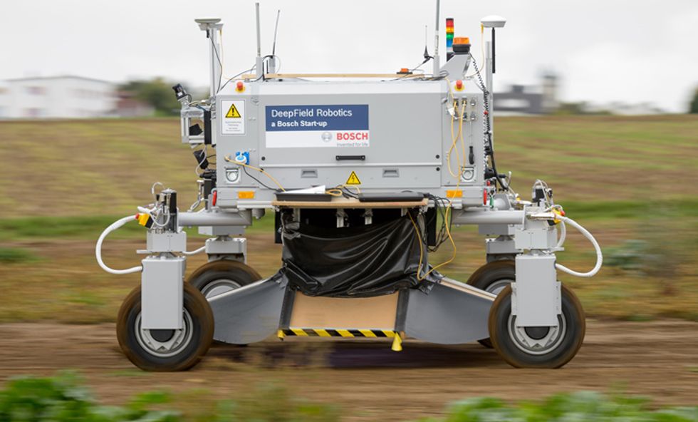 Udvikle tendens Præfiks Bosch's Giant Robot Can Punch Weeds to Death - IEEE Spectrum