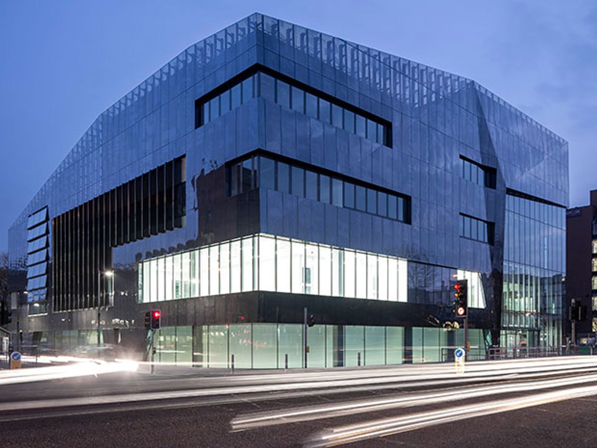 UK's National Graphene Institute in Revolt After Foreign Tech Grab