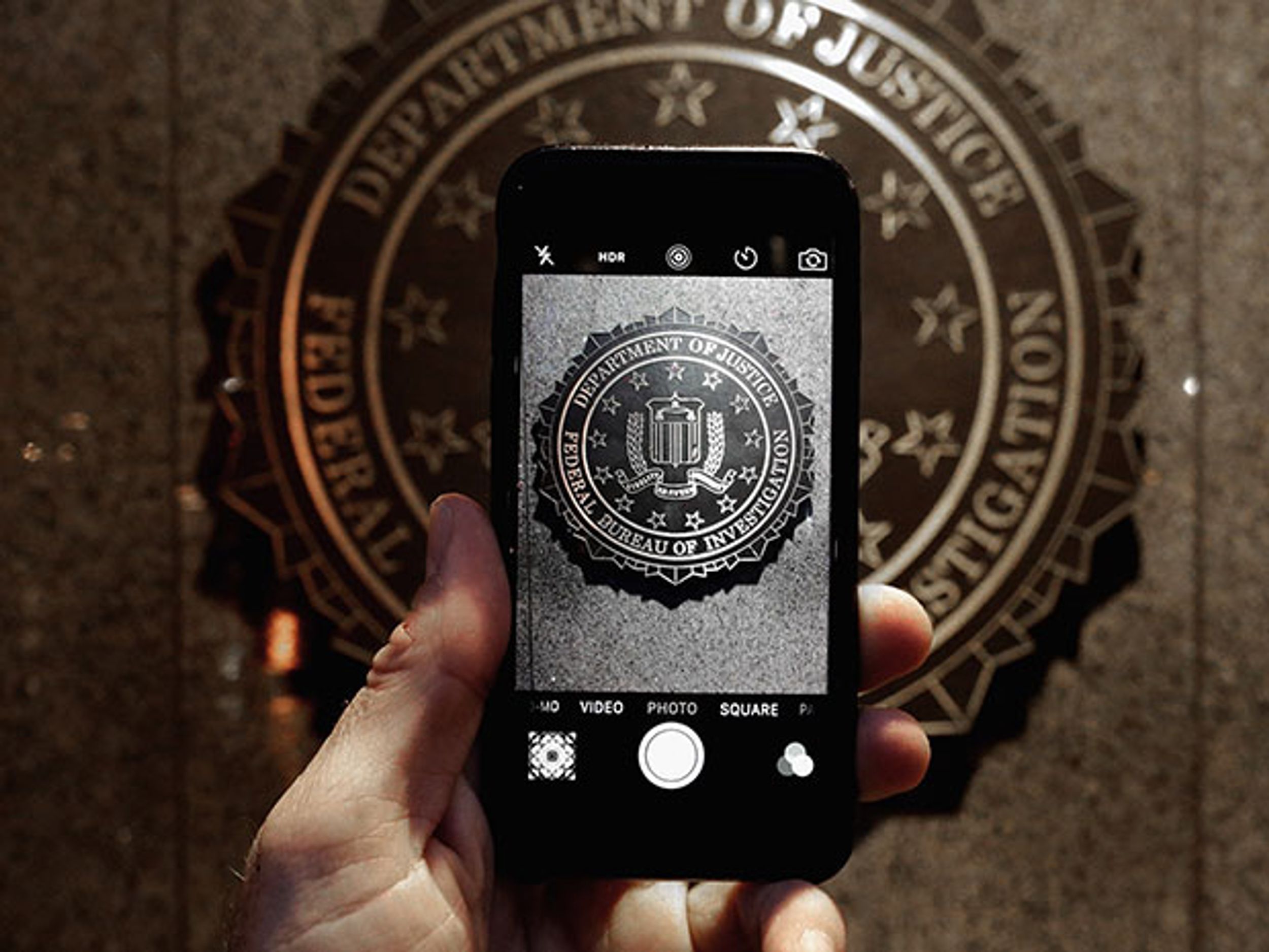 5 Ways Cyber Experts Think the FBI Might Have Hacked the San Bernardino iPhone