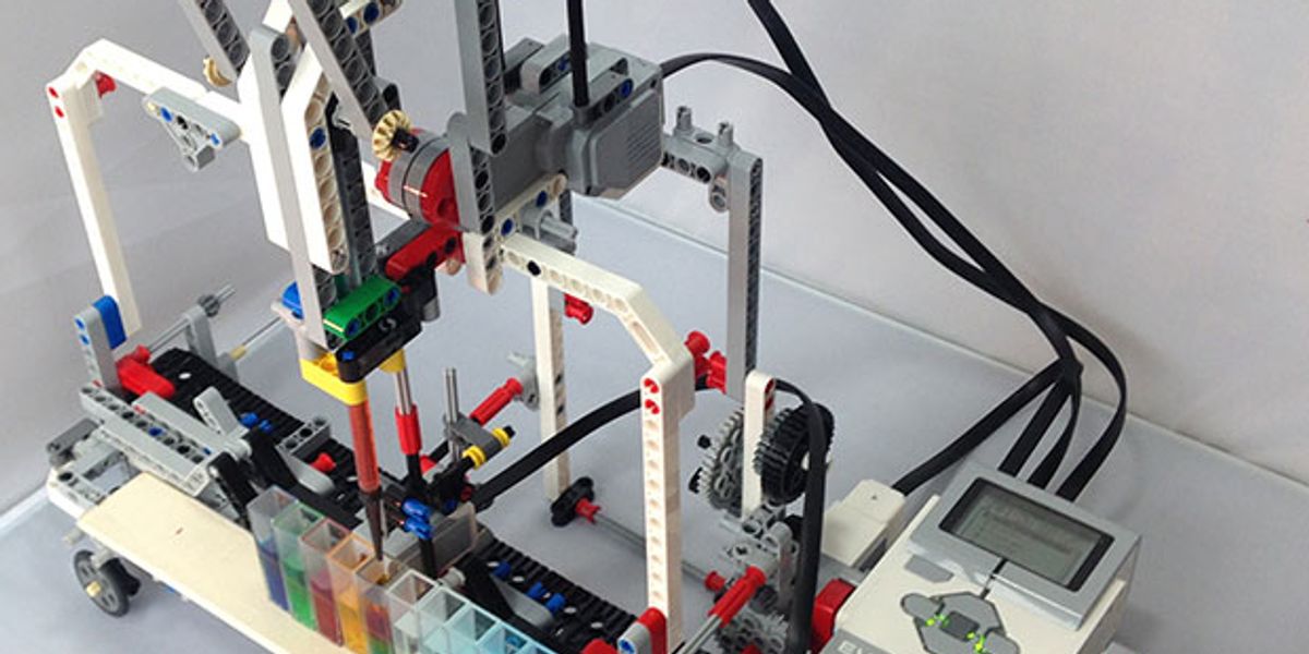 DIY Lego Robot Brings Lab Automation to Students