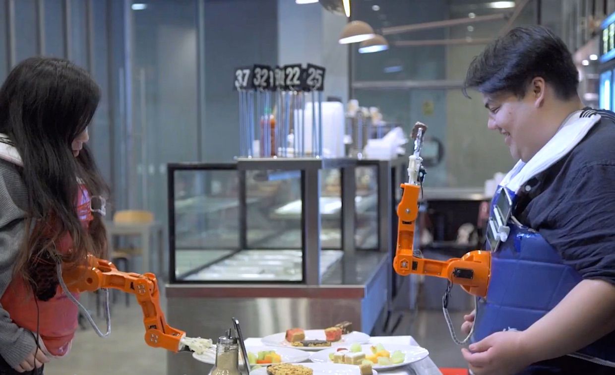 Arm-a-dine eating robot