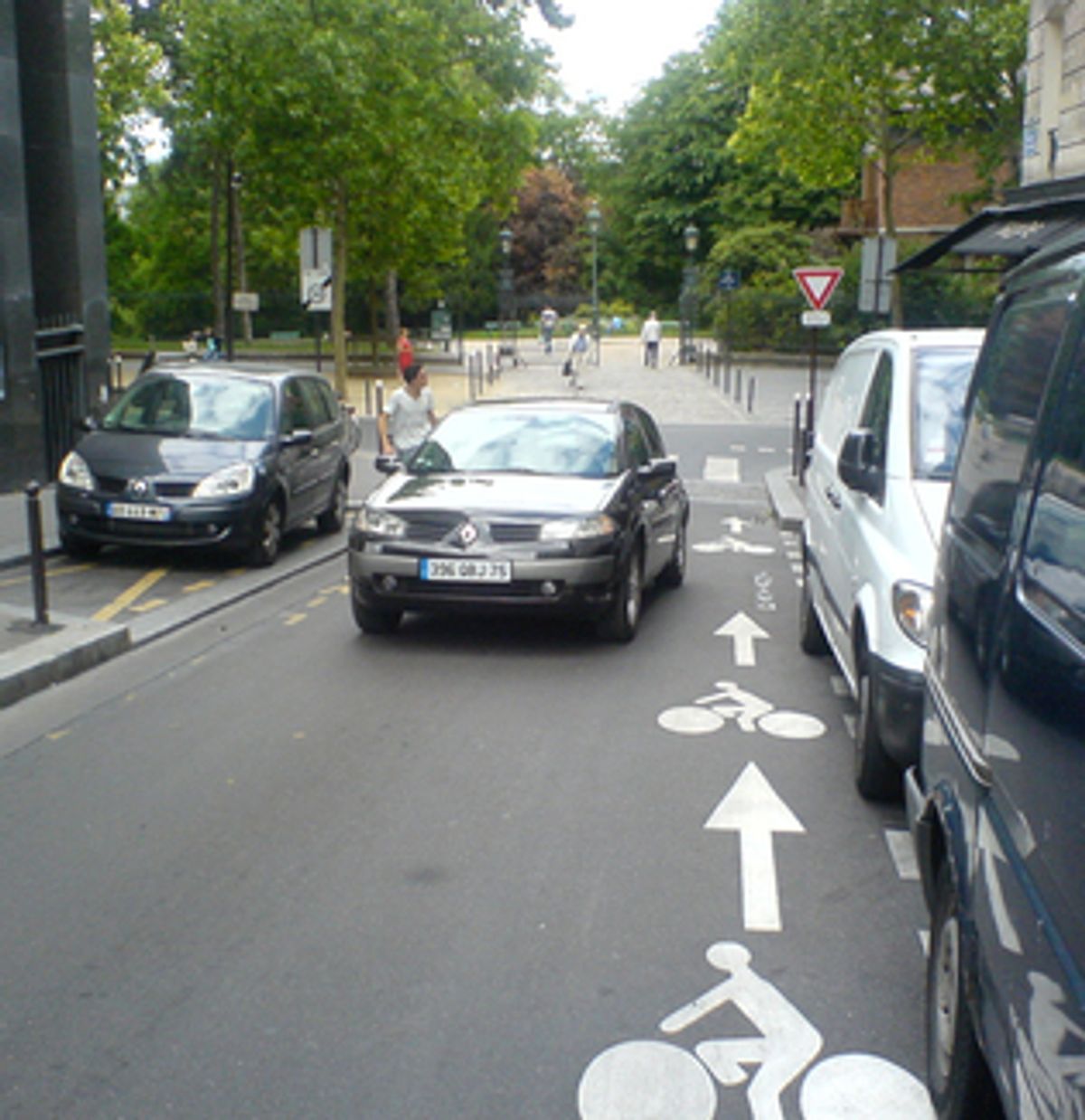 Paris Puts the Bicyclette First