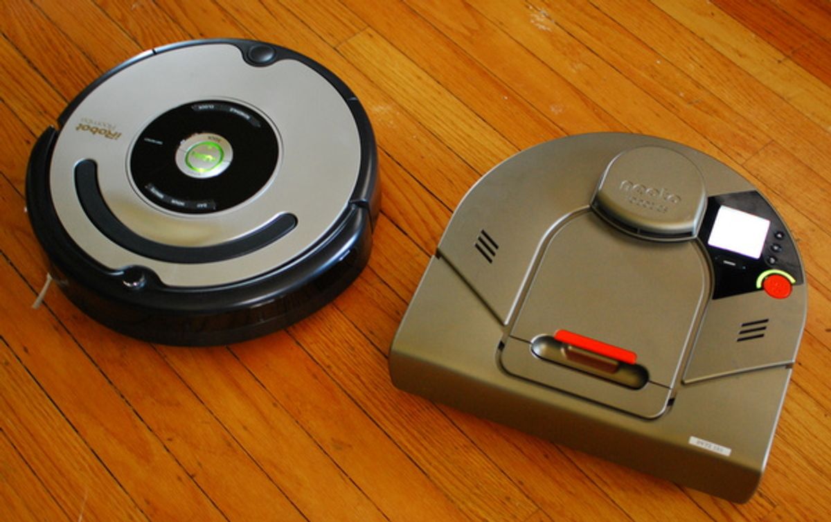 iRobot Roomba 560 vs. Neato XV-11