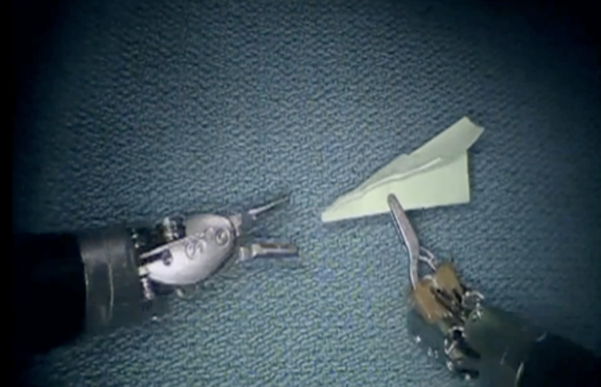 Da Vinci Surgical Bot Folds, Throws Tiny Paper Airplane