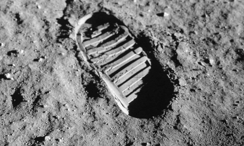 img of footprint on the moon.