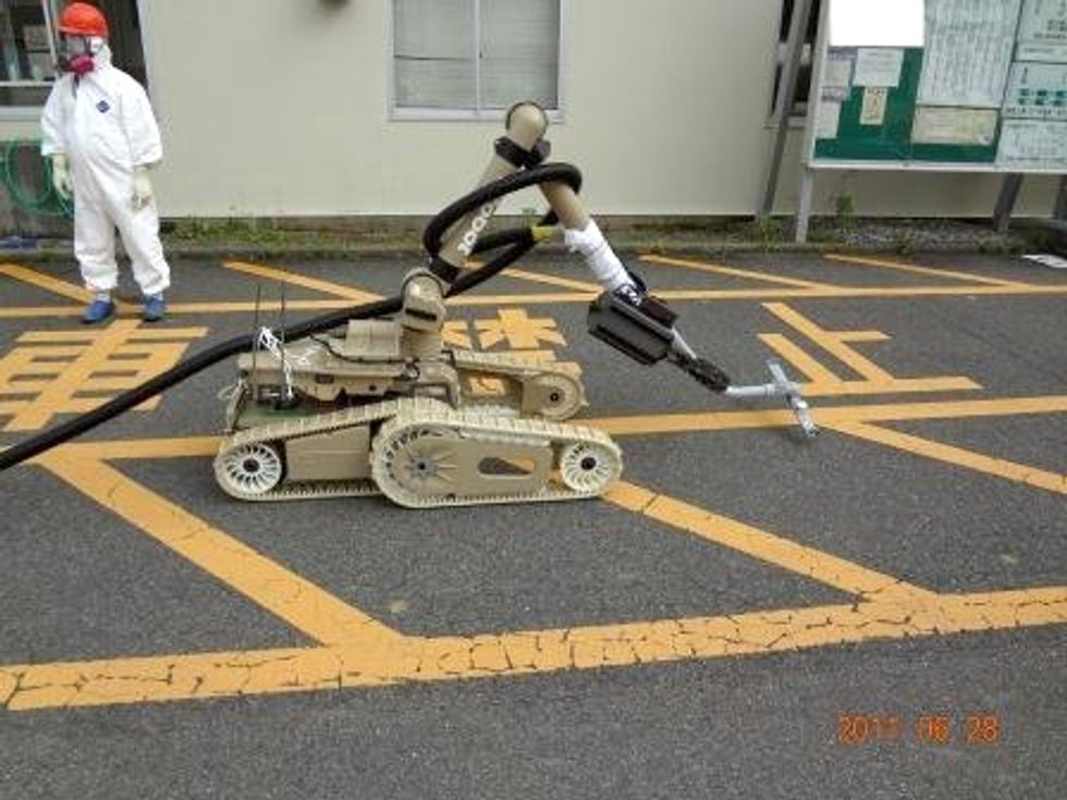 irobot warrior vacuum cleaner at japan fukushima daiichi nuclear power plant