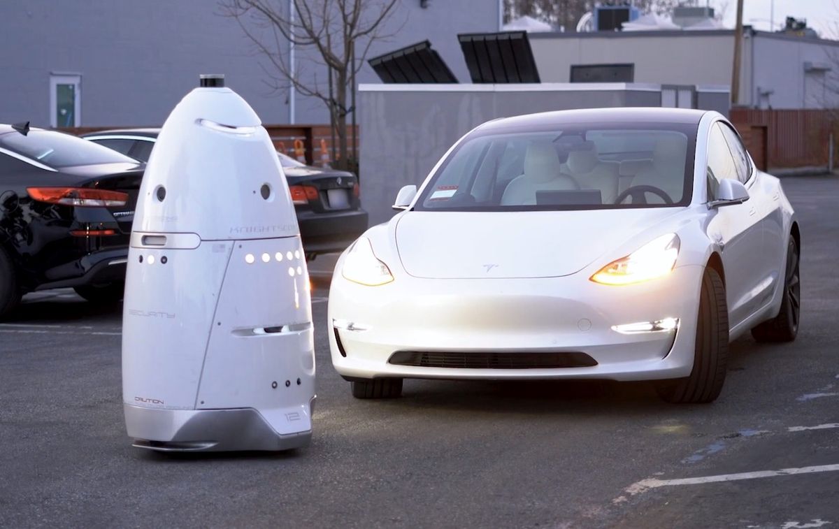 Knightscope autonomous security robot meets driverless Tesla in summon mode