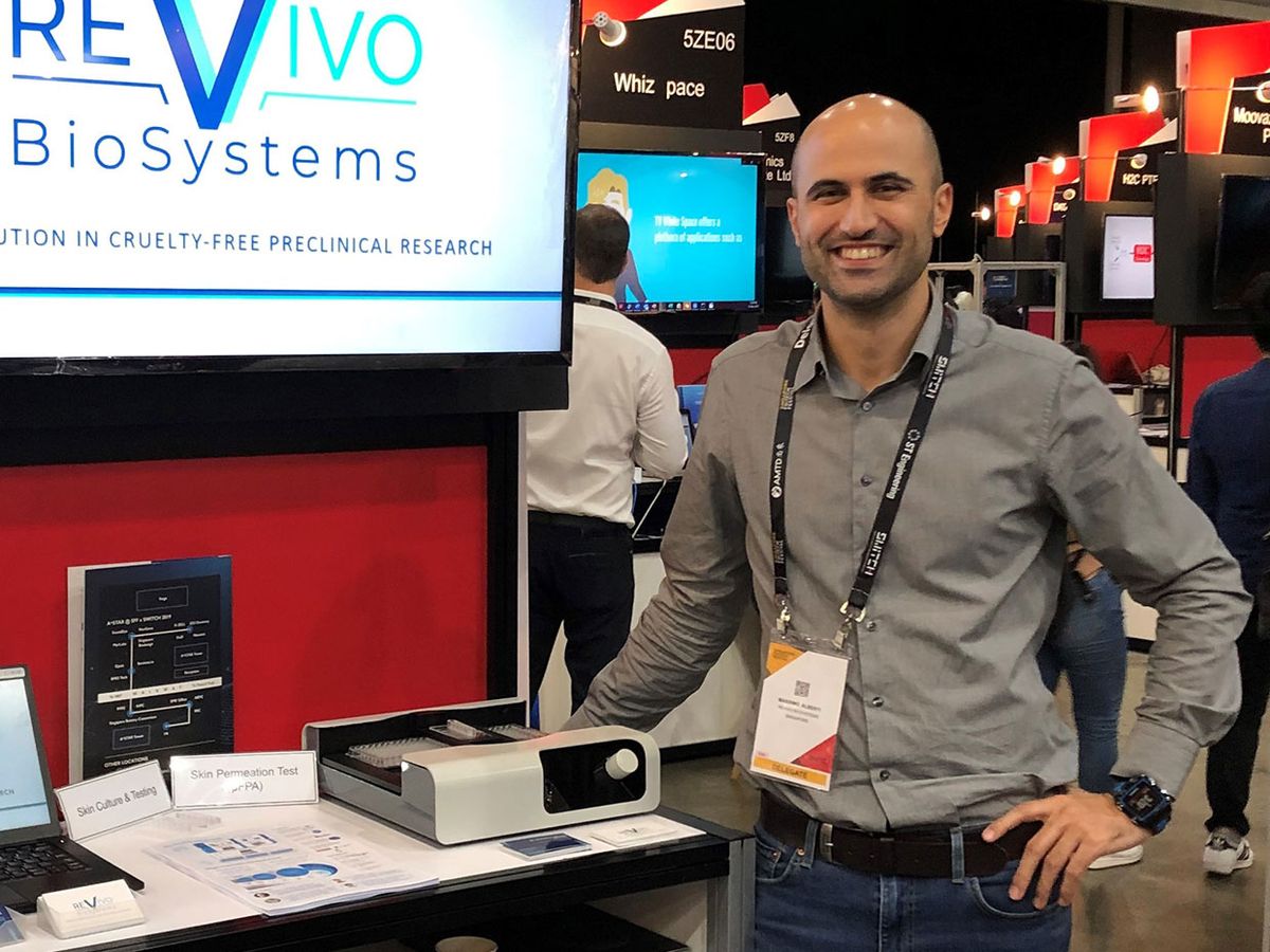 Massimo Alberti, founder and CEO of Revivo Biosystems, with the company's product at Slingshot 2019.