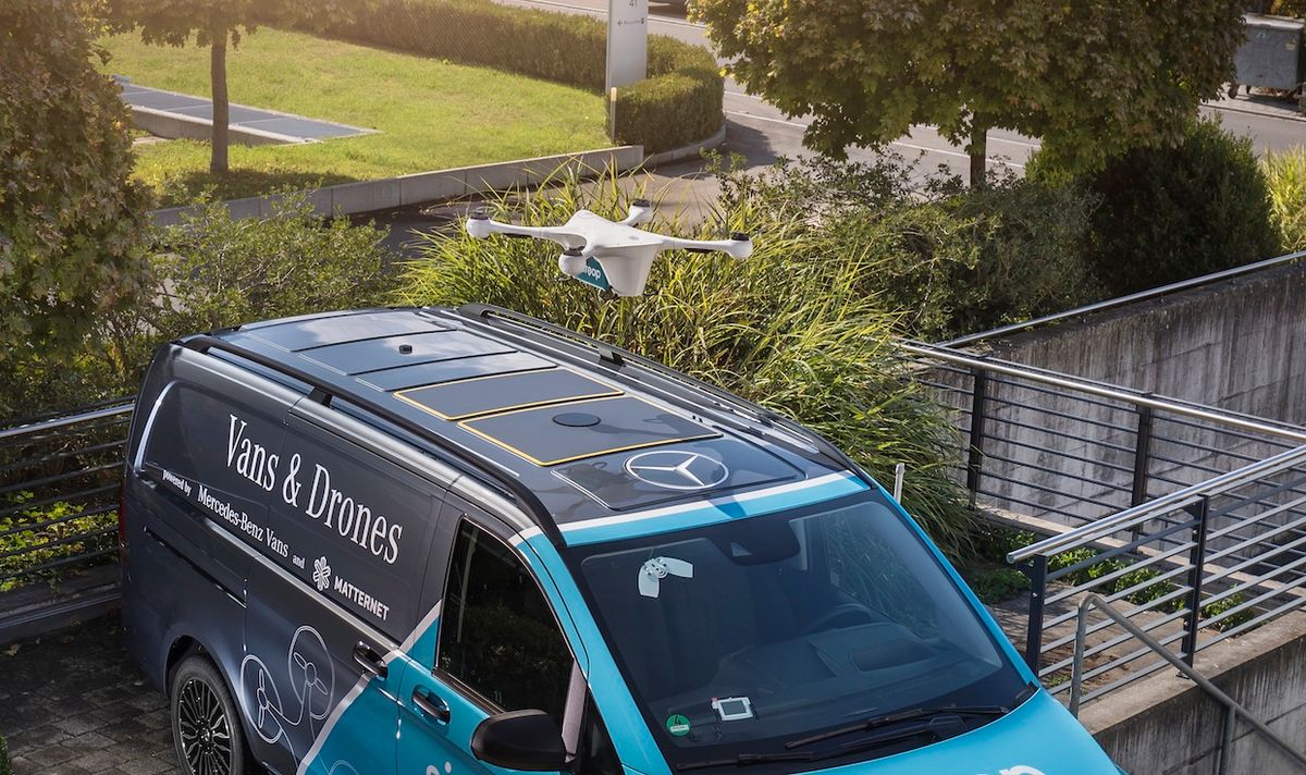 Mercedes-Benz Vans, Matternet, and Siroop started a pilot project for on-demand delivery of e-commerce goods in Zurich