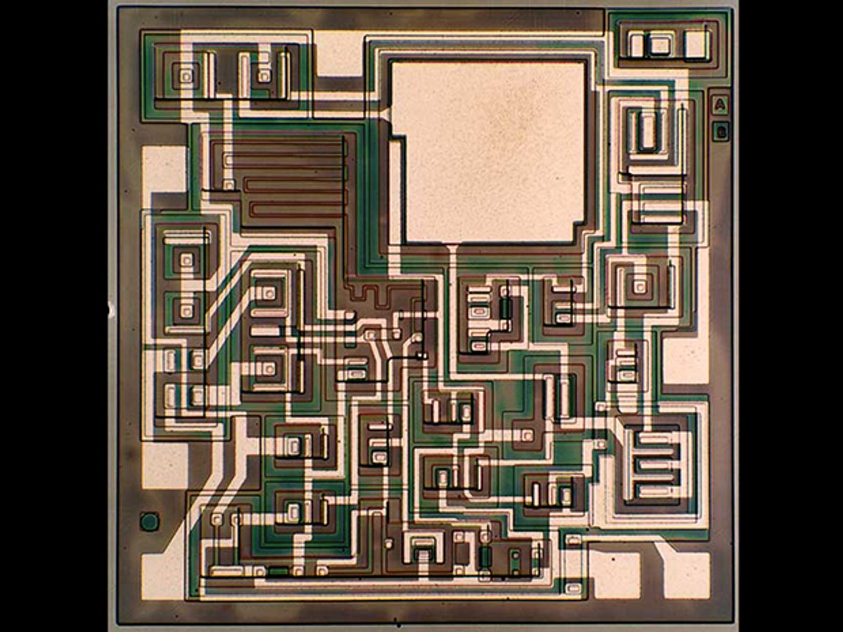 Photo of Fairchild Semiconductor μA741 Op-Amp