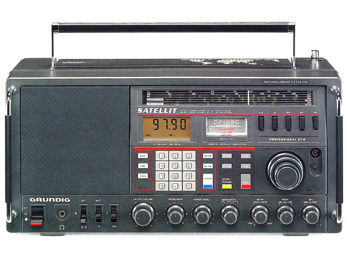 photo of the Grundig Satellit 650 Radio
