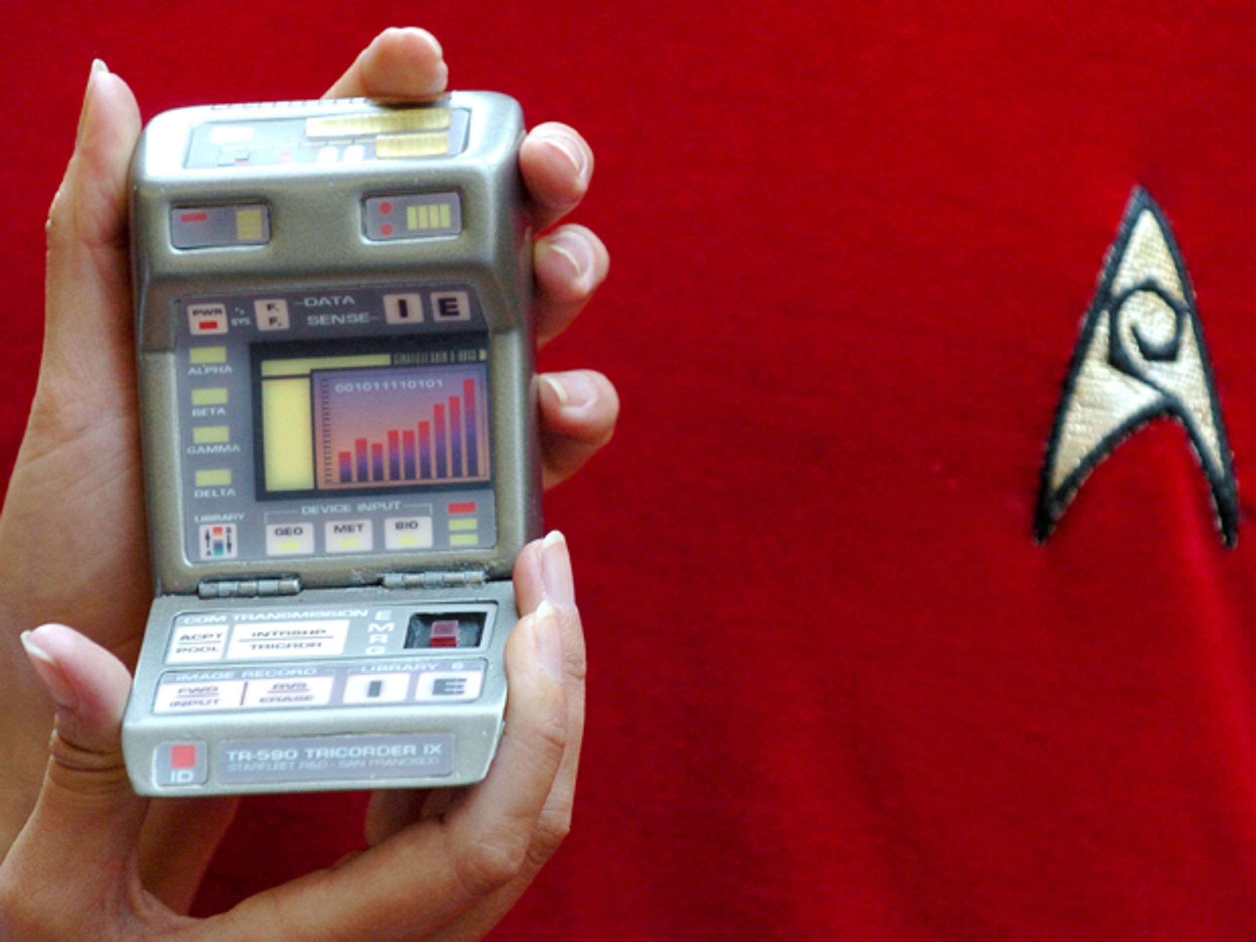 Picture of a tricorder from Star Trek