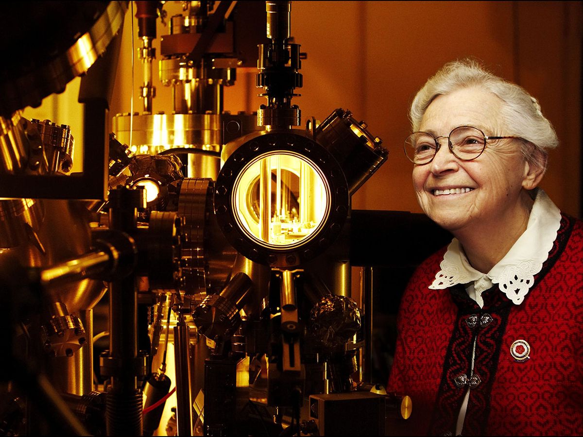 Professor Mildred Dresselhaus with an ultra high vacuum surface analysis system for imaging and characterizing thin film organic and inorganic materials and devices in the soft semiconductor lab, Massachusetts Institute of Technology.