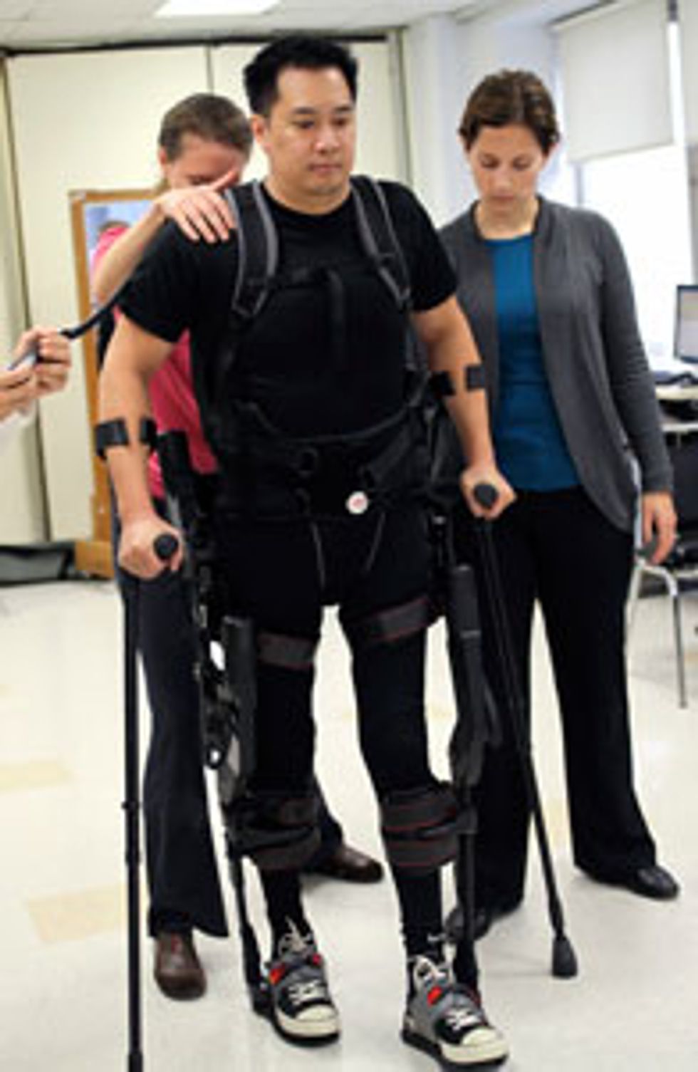 Stepping Out At Mount Sinai Hospital, in New York City, Robert Woo uses the Ekso to walk again.