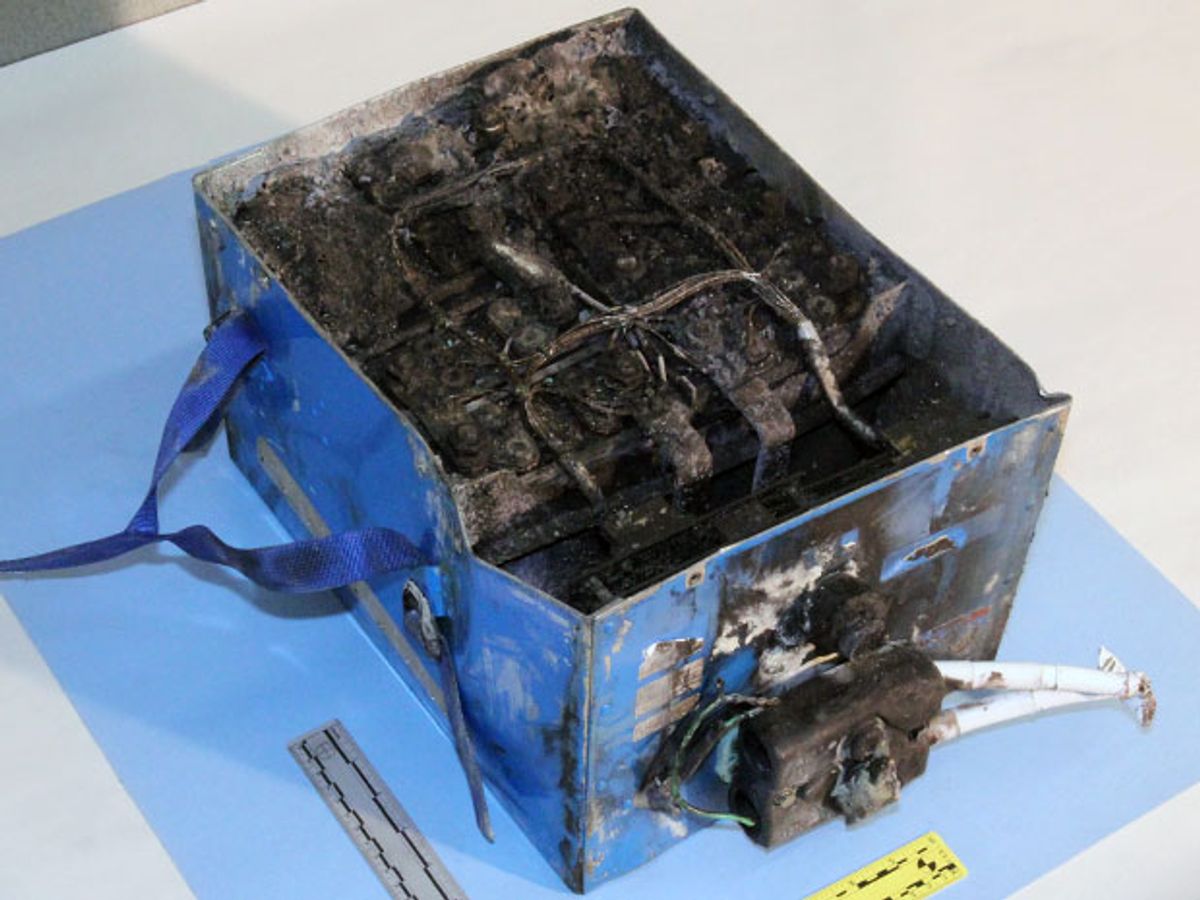 The auxiliary power unit from a Japan Airlines Boeing 787 Dreamliner jet burned up on 7 January 2013. 