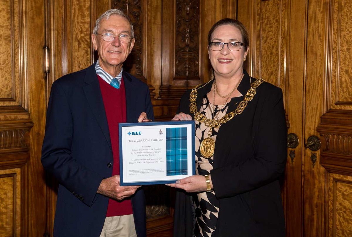 The Glasgow City Council present an award to Professor Jose Moura.