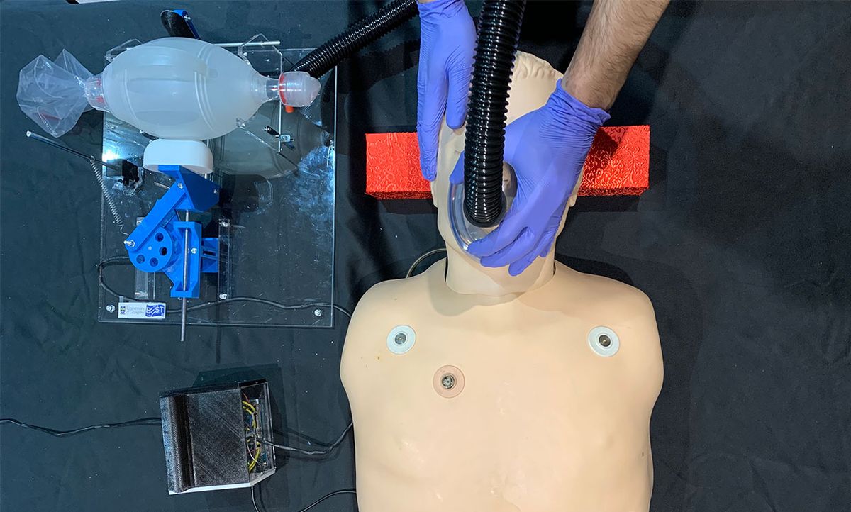 The University of Glasgow's GlasVent interim ventilator supplies air to the artificial lungs of a mannequin.