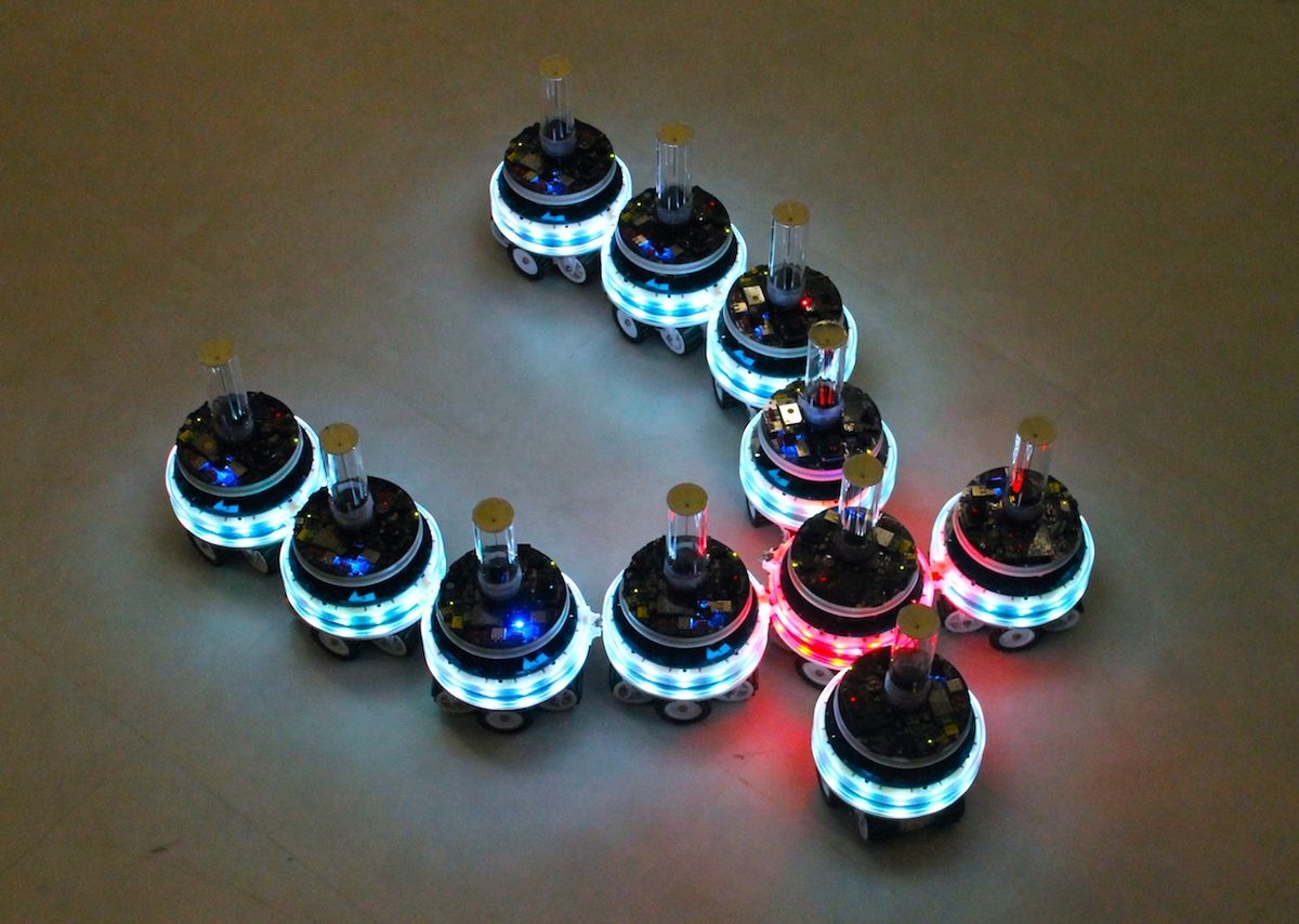 These robots can merge and split their brains to form new modular bots.