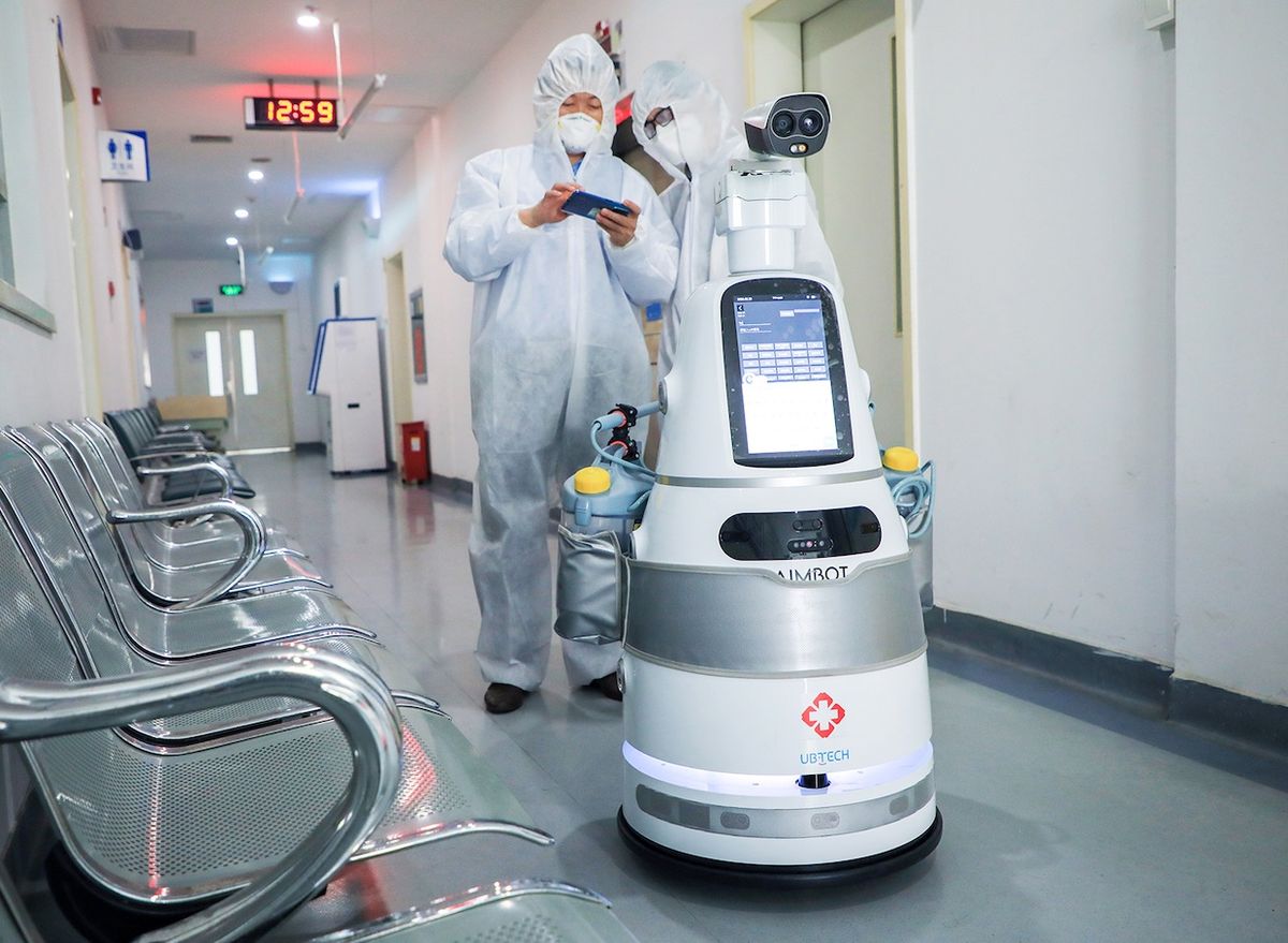UBTECH AIMBOT, an autonomous mobile robot, performs disinfection tasks at Shenzhen Third Hospital.